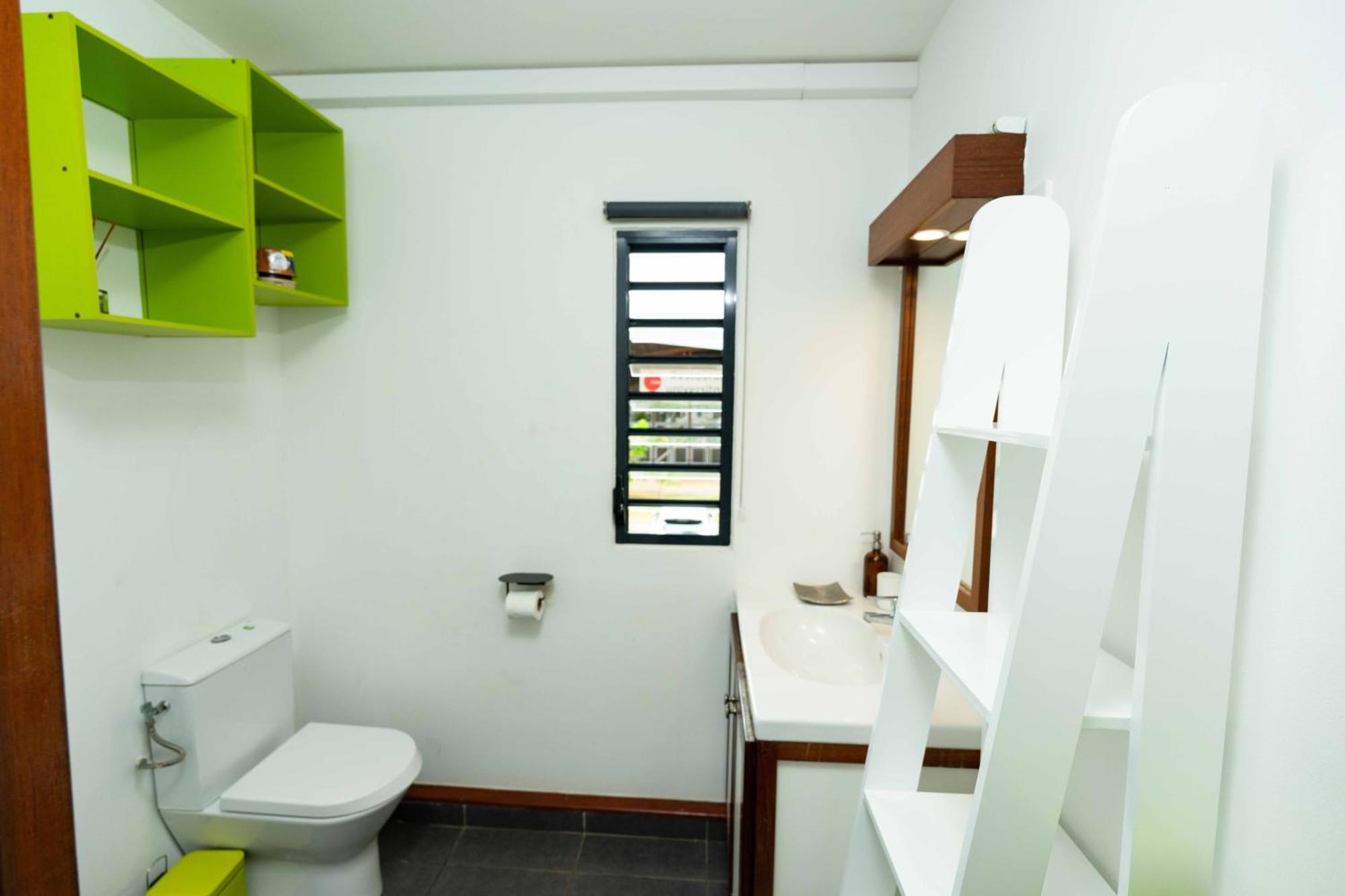 Hibiscus Standing- Appartement Cosy- 2 Chambres Climatisees- Cuisine Equipee- Wifi-Terrasse 카옌 외부 사진