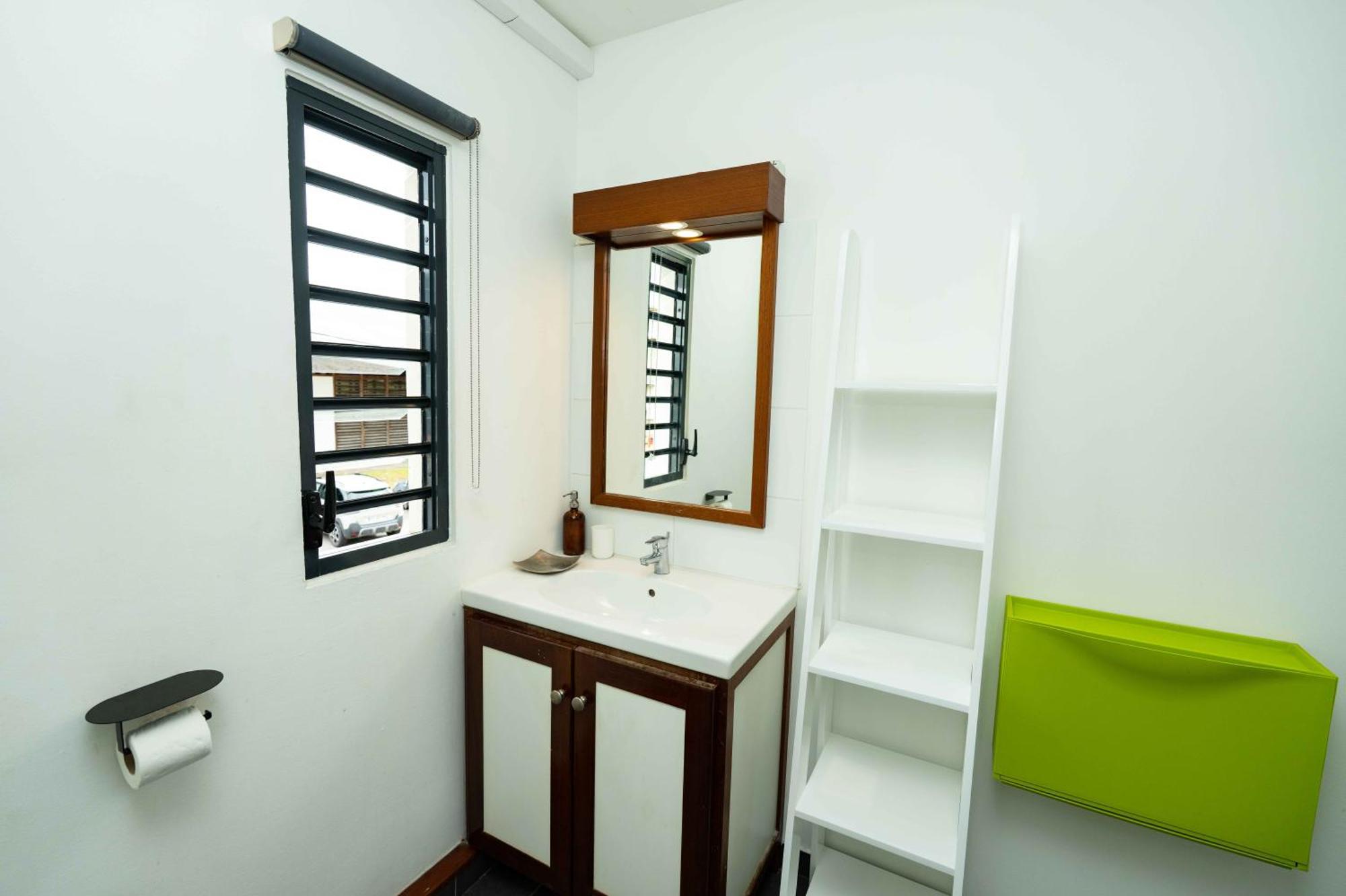 Hibiscus Standing- Appartement Cosy- 2 Chambres Climatisees- Cuisine Equipee- Wifi-Terrasse 카옌 외부 사진